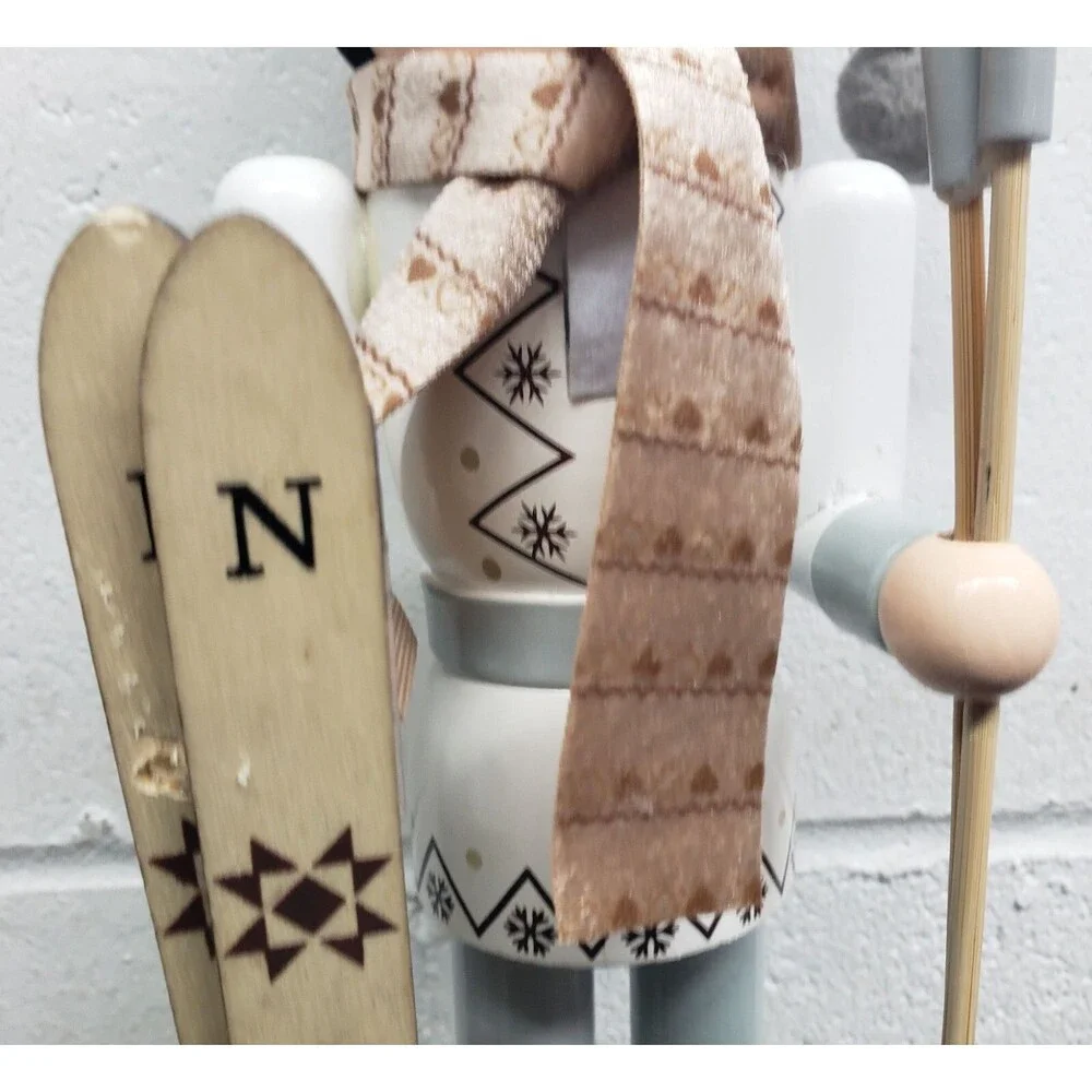 Wooden Christmas Nutcracker,14